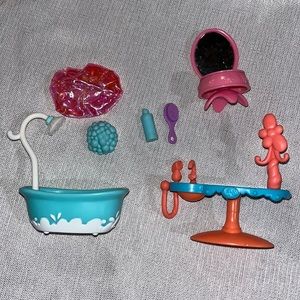 Littlest Pets Shops- Bathroom